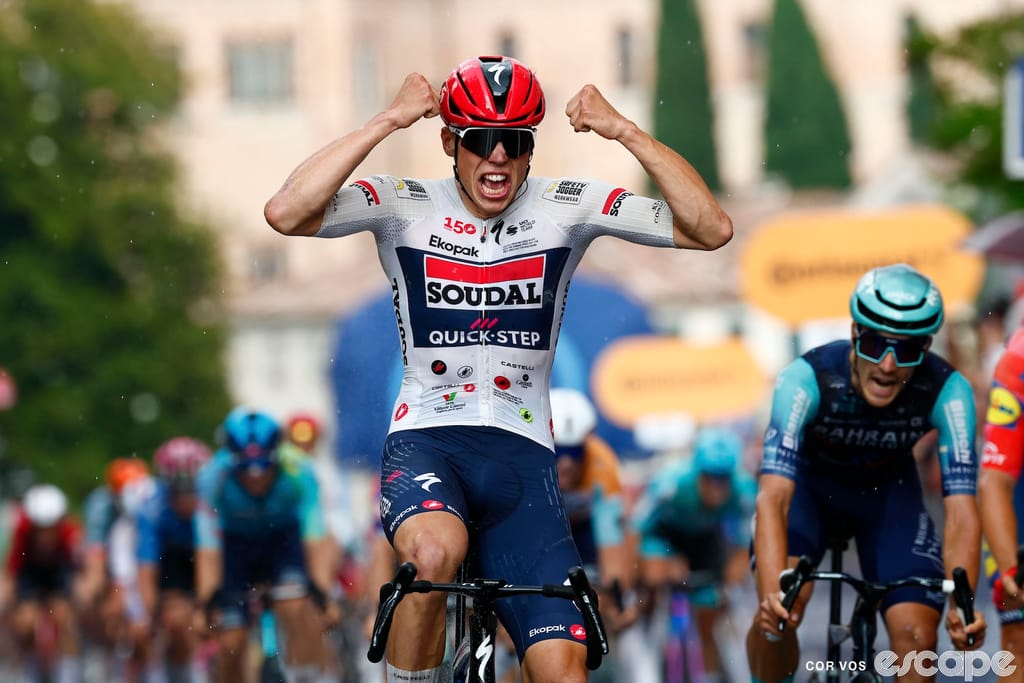 Giro: Magnier sprints to victory and takes back the maglia ciclamino on stage 18